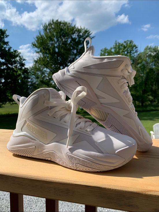 MOOLAH Shoes - Triple Double basketball shoe by Moolah Kicks in the "White Hot" size 8